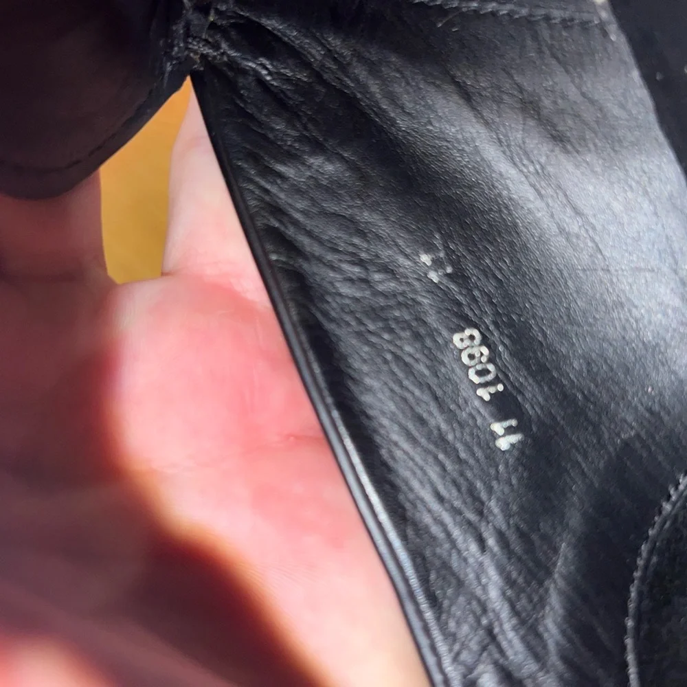 Prada leather shoes - Picture 6 of 8